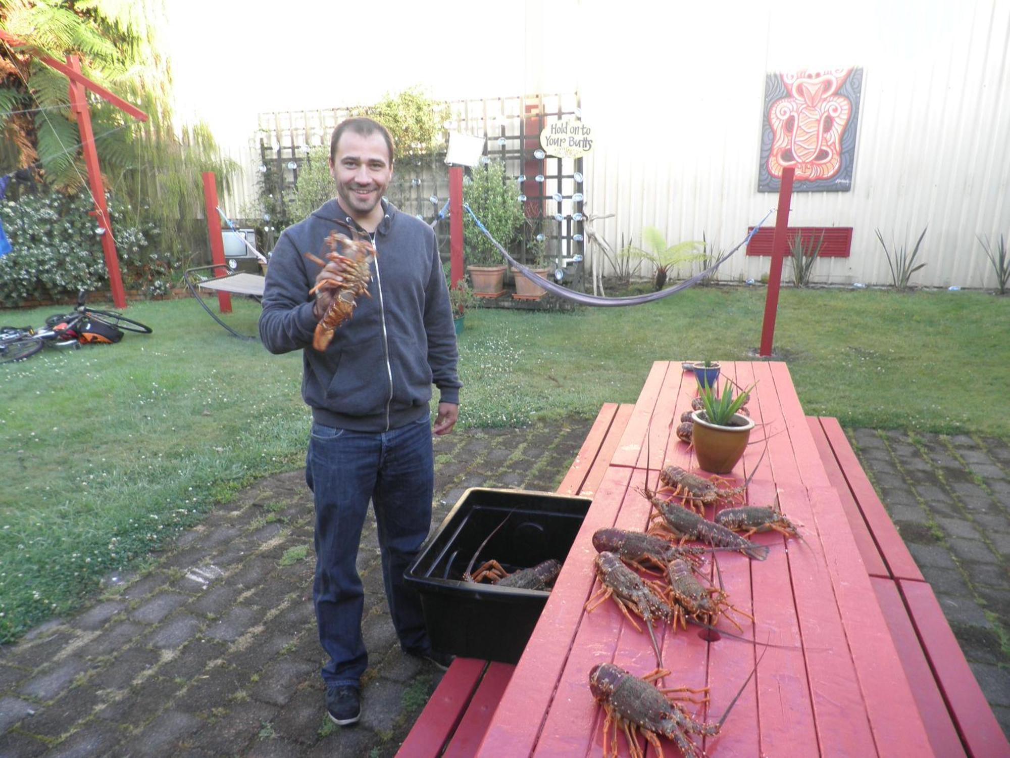 Bazil'S Backpackers Bbh Hostel & Surf School Westport Extérieur photo
