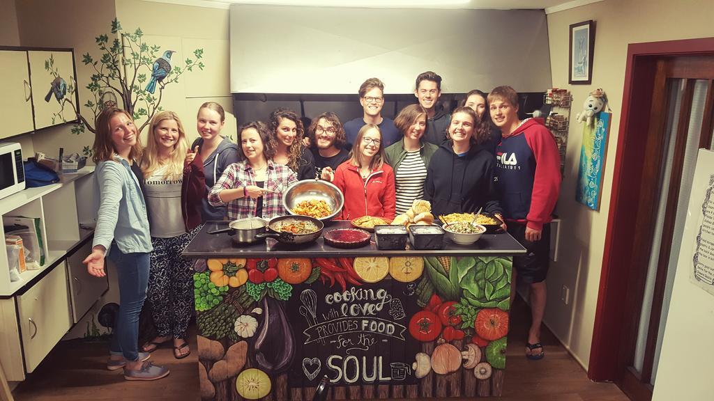 Bazil'S Backpackers Bbh Hostel & Surf School Westport Extérieur photo