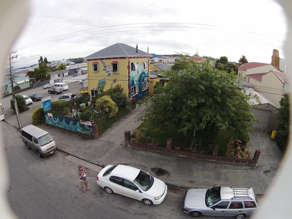 Bazil'S Backpackers Bbh Hostel & Surf School Westport Extérieur photo