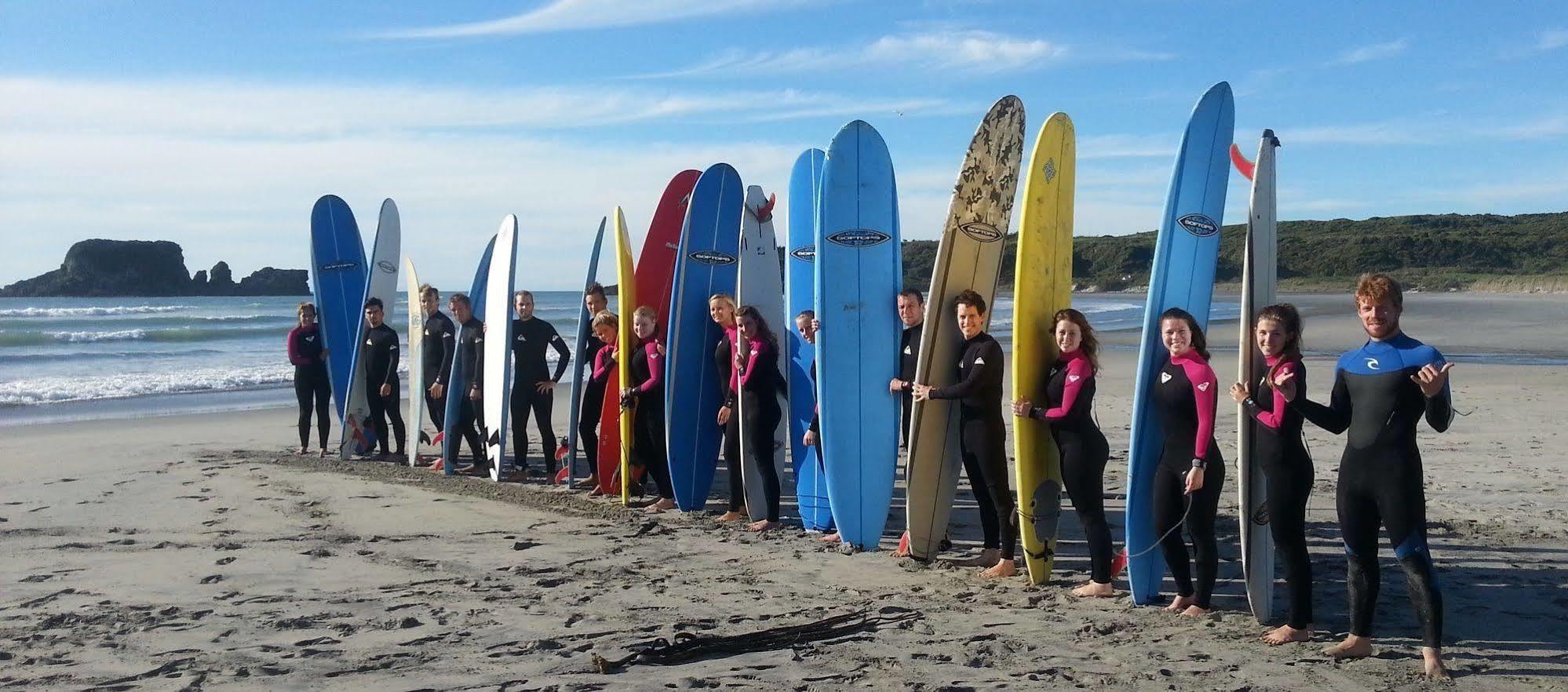 Bazil'S Backpackers Bbh Hostel & Surf School Westport Extérieur photo